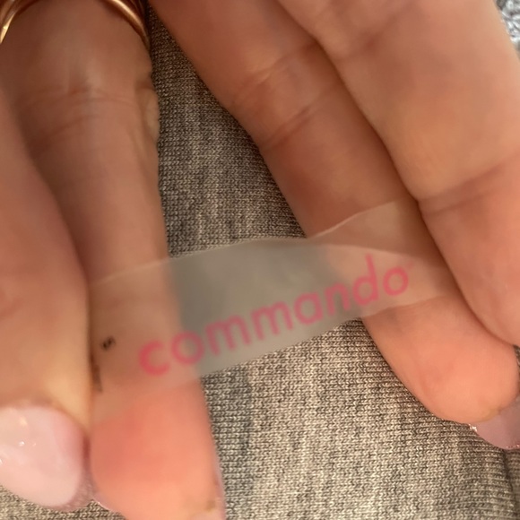 Commando Modern Lounge Crop - Picture 10 of 11